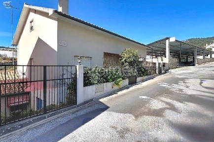 Moradia independente à venda na Rua Sobreiro da Vinha, 1