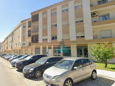 Apartamento T2 à venda na Torre da Marinha