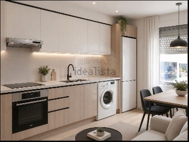 Apartamento T0 à venda na Estrada Montureiras Novas