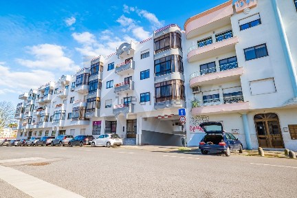 Apartamento T3 à venda na Rua do Forte, 5