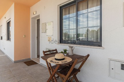 Apartamento T1 à venda na Rua Menez, 16