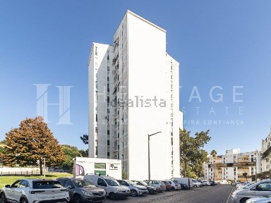 Apartamento T2 à venda na Rua Bernardo Santareno