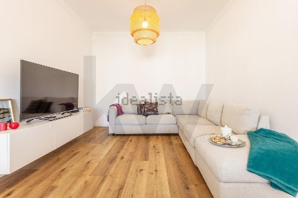 Apartamento T2 à venda na Avenida 25 de Abril, 302
