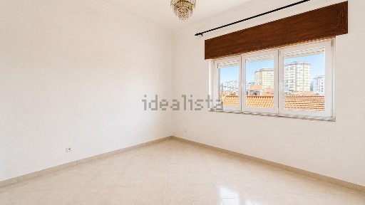 Apartamento T1 à venda na Rua Manuel da Costa