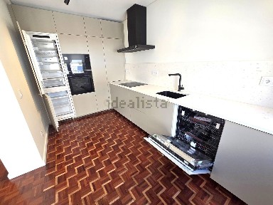 Apartamento T3 à venda na Rua Alexandre Herculano, 2
