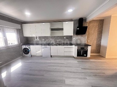 Apartamento T2 à venda na Afonso Costa - Fonte do Lavra