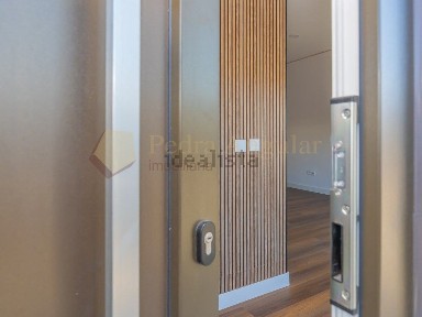 Apartamento T2 à venda na Rua Principal de Praias do Sado, 187 e