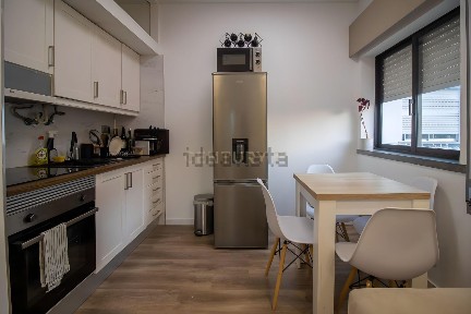 Apartamento T1 à venda na Avenida Luís de Camões