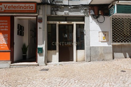 Apartamento T2 à venda na Avenida Dom João I