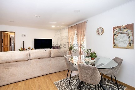 Apartamento T1 à venda no Centro da Charneca da Caparica