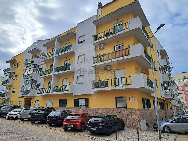 Apartamento T2 à venda na Rua Doutor José Brás