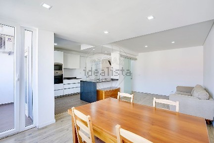 Apartamento T2 à venda na Avenida do Alentejo
