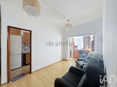 Apartamento T1 à venda no Centro de Laranjeiro