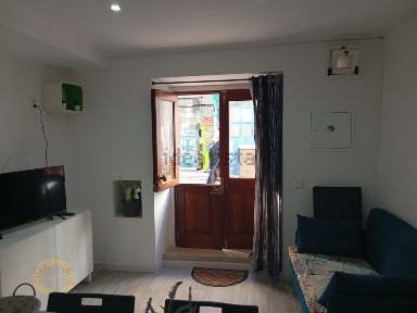 Apartamento T1 à venda na Rua Serpa Pinto