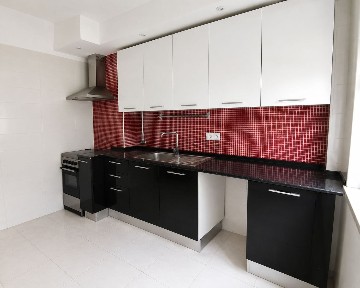 Apartamento T3 à venda na Rua Silva Porto