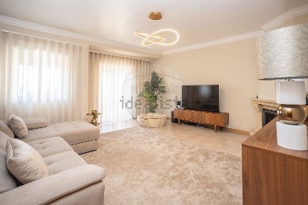 Apartamento T2 à venda na Azeda - Jardins de Santiago