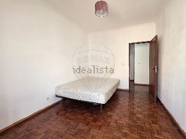Apartamento T2 à venda na Rua João de Barros