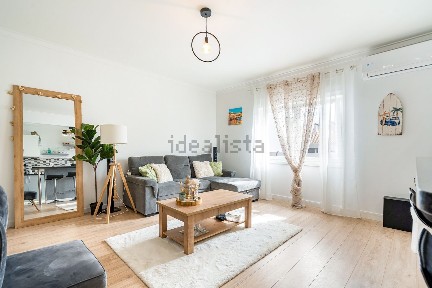 Apartamento T4 à venda na Praceta Ernesto Condeixa