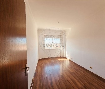 Apartamento T3 à venda na Rua Tratado de Tordesilhas