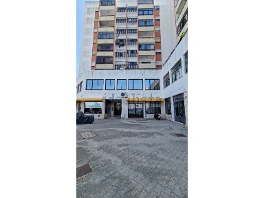 Apartamento T3 à venda na Travessa Júlio Brandão