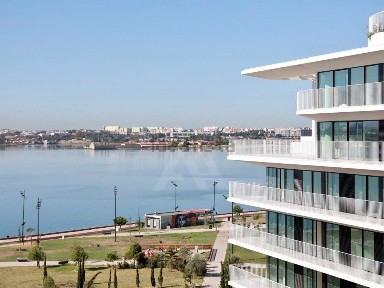 Apartamento T3 à venda na Rua Bombeiros Voluntários do Barreiro, 9