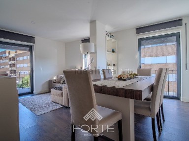Apartamento T2 à venda na Rua Moinho das Campainhas