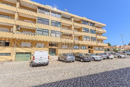 Apartamento T3 à venda na Rua Pavilhão