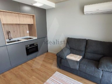 Apartamento T0 à venda na Rua General José Domingues Peres