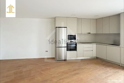 Apartamento T2 à venda na Estrada de São Bernardo