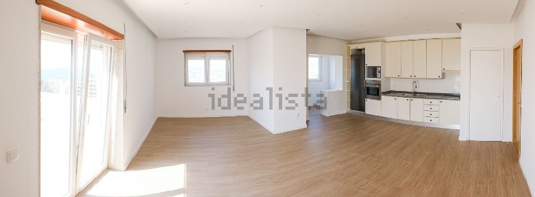 Apartamento T3 à venda na Rua Doutor Ernesto Soares dos Reis