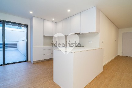 Apartamento T2 à venda na Rua de Vicente Almeida de Eça, 64