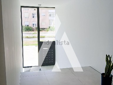 Apartamento T3 à venda na Avenida João Vaz e Silva