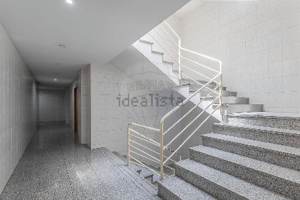 Apartamento T2 à venda na Rua Arieiro