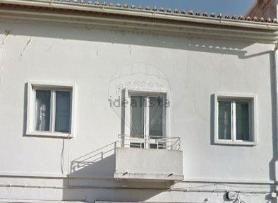 Apartamento T4 à venda na Rua Professor Doutor Costa Simões