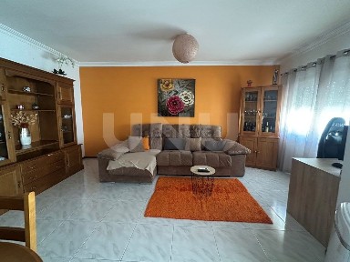 Apartamento T3 à venda na Avenida da Carapalha