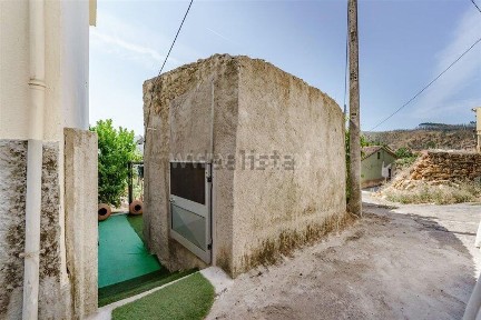 Moradia em banda à venda em Ourondo