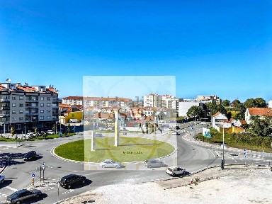 Apartamento T2 à venda na Rua de Viseu