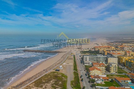 Apartamento T3 à venda na Rua Gil Eanes