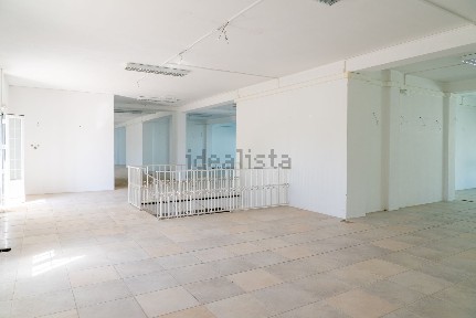 Espaço comercial à venda em Urbanização Tapada das Cegonheiras, 63 a
