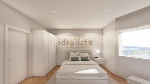 Apartamento T2 à venda no Largo Luís de Camões s/n