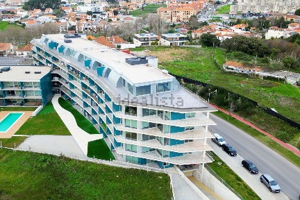 Apartamento T4 à venda na Avenida 32