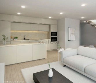 Apartamento T4 à venda na Sá-Barrocas