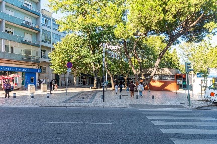 Arrendamento de escritório privado na Rua Elias Garcia, 360