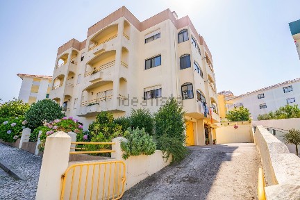 Duplex à venda na Rua Amigos de Huambo s/n