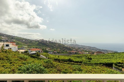 Apartamento T3 à venda na Rua da Vargem