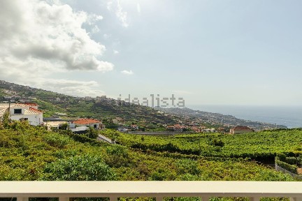 Apartamento T3 à venda na Rua da Vargem