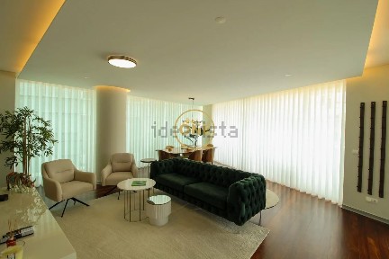 Apartamento T3 à venda na Rua Major Reis Gomes