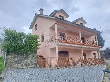 Moradia independente à venda em Aguiã