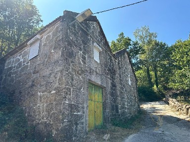 Moradia independente à venda em Castro Laboreiro