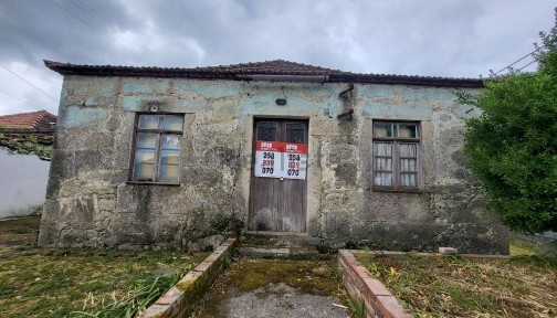Casa ou moradia à venda em Alvarães